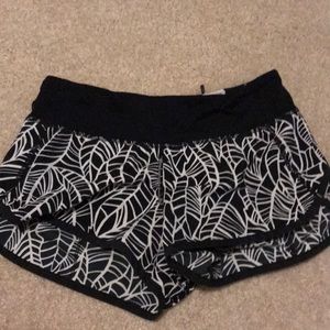 Lulu lemons shorts size 2